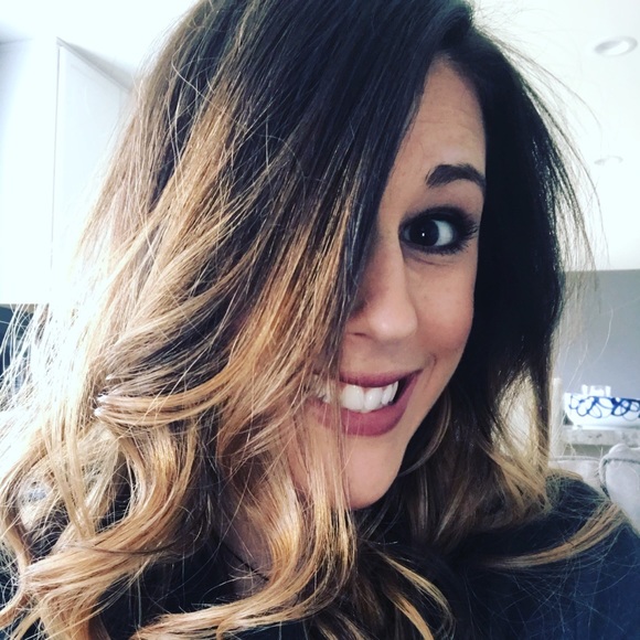 Meet your Posher, Kelly - Picture 2 of 5